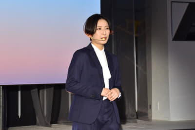 記者発表会に登壇したビー・エム・ダブリュー株式会社(BMWジャパン)の伊藤瑠菜プロダクトマネジャー