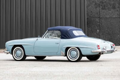 15万6000ドル（邦貨換算約2430万円）で落札されたメルセデス・ベンツ「190SL ロードスター」（C）Bonhams