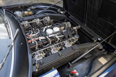  18万4000ユーロ（邦貨換算約2945万円）で落札されたフェラーリ「365GTC/4」（C）Courtesy of RM Sotheby's