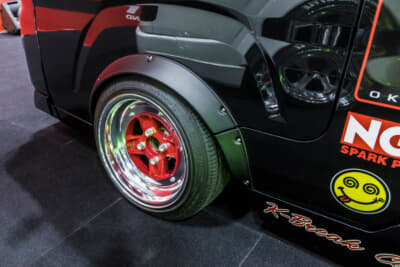 K-BREAKのダイハツ ハイゼットジャンボ 前期型：前後ともに約50mmの拡幅とアーチ下げを実現するオーバーフェンダー
