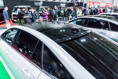 P's×Duexの製作したトヨタ クラウンセダン:エイムゲインのルーフスポイラーを装着