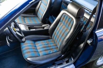  18万4000ユーロ（邦貨換算約2945万円）で落札されたフェラーリ「365GTC/4」（C）Courtesy of RM Sotheby's