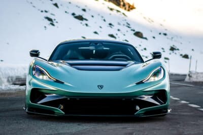 リマック ネヴェーラR：搭載する108kWhバッテリーはピーク性能をより長く維持することを可能にし、爽快なドライビング体験を保証する