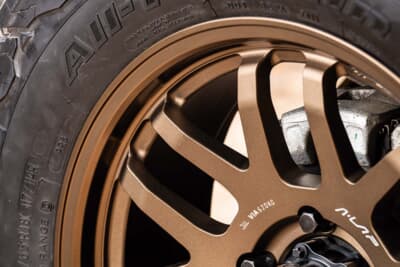 RAYS A●LAP-07X：強度も高くとことん軽量な7交点メッシュ。直線的な造形でパワフル