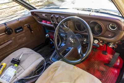 マツダ サバンナGR:直立したダッシュボードを採用