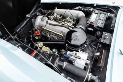 15万6000ドル（邦貨換算約2430万円）で落札されたメルセデス・ベンツ「190SL ロードスター」（C）Bonhams