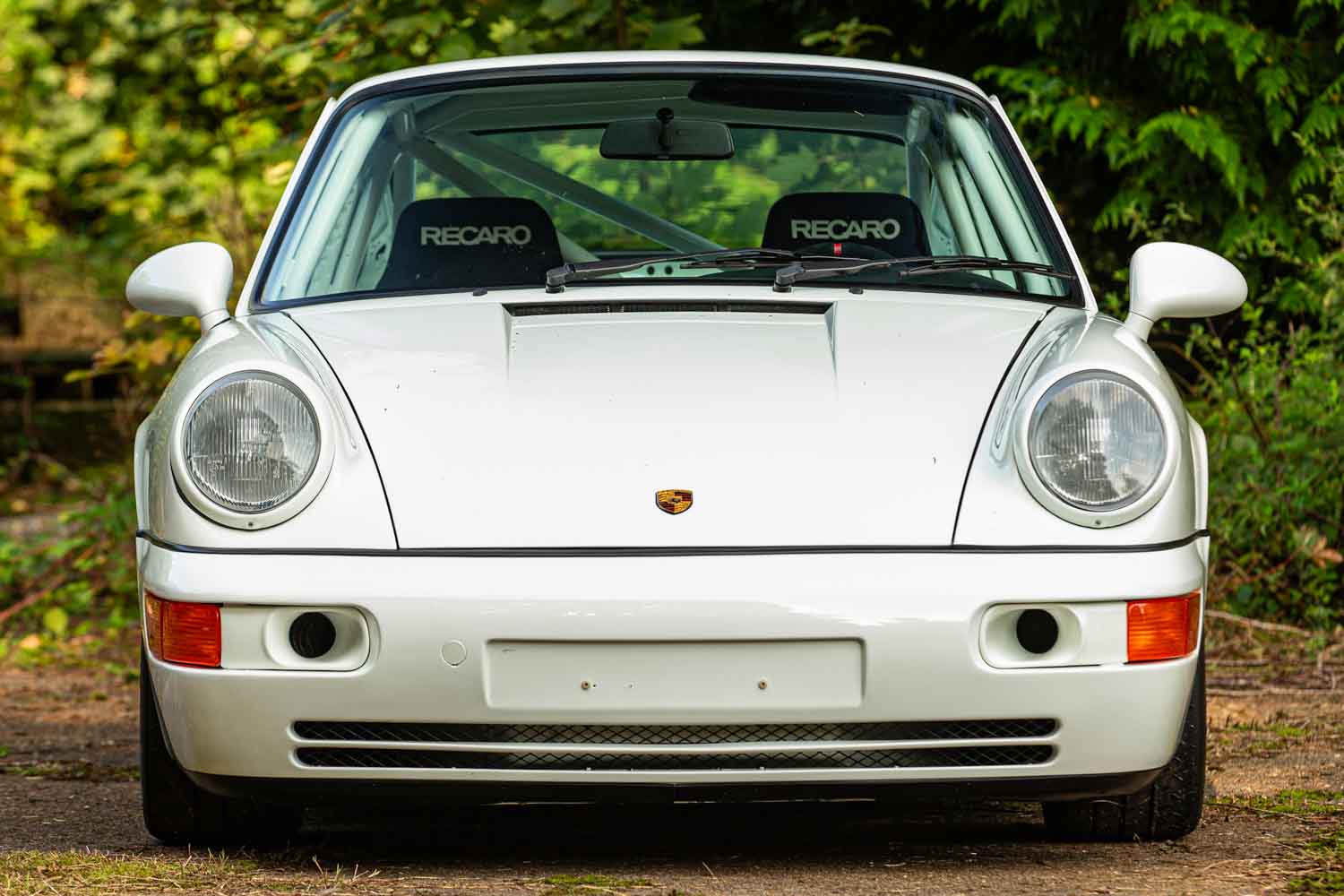 究極のポルシェ964型「911RS」は3500万円で落札！ 公道を走れるカップ