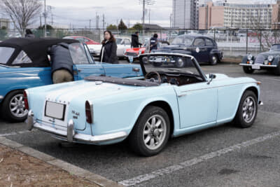 1965年製トライアンフ TR4A:大雨以外は寒くても常にオープンでドライブするそうだ