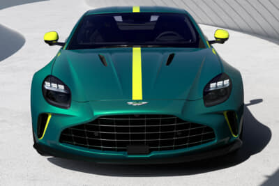 アストンマーティンならではのグリーン系のカラーは9種あるが、ビスポーク・サービスのQ by Aston Martinでは、さらに無限の選択肢が広がる