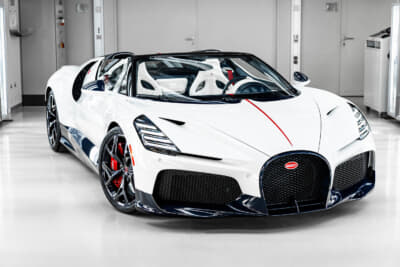 ブガッティ W16ミストラル：ボディはホワイト・グレイシャー仕上げが施されている