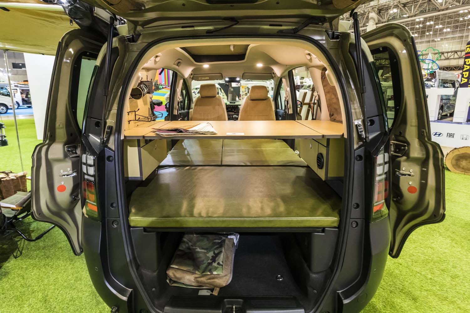 キャンピングキット 災害対策でニーズ高まるキャンピングカー、避難場所として注目