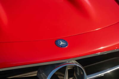 132万5000ドル（邦貨換算約2億670万円）で落札されたメルセデス・ベンツ「300SL ロードスター」（C）Courtesy of RM Sotheby's