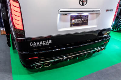 レガンス ハイエース ファインテックツアラー コンプリートカー：サイドカバーやリアバンパーにも、サイドフリッパー、リアフリッパー、リアセンターディフューザーを追加で装着している