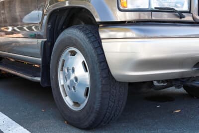 いすゞ 2代目 ビッグホーン ハンドリングバイロータス：フロントにダブルウィッシュボーンを採用しており、しなやかな乗り味を実現