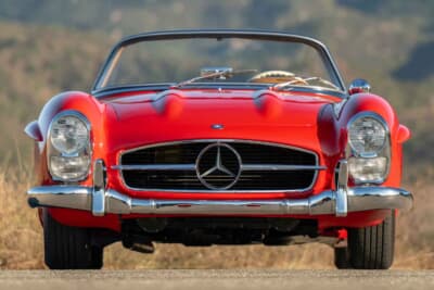 132万5000ドル（邦貨換算約2億670万円）で落札されたメルセデス・ベンツ「300SL ロードスター」（C）Courtesy of RM Sotheby's