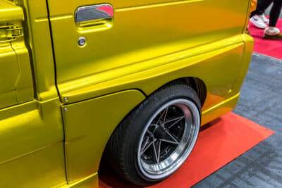 はろーすぺしゃるのスズキ 51T型 キャリイ：前後ブリスターフェンダーを装着