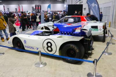 トヨタ 7：初期にはクローズドのクーペボディでテストされていたが、やがてオープントップのスパイダーとなり、ロングテールからショートテールに衝立のようなスポイラーつきのリアビューとなって実戦デビューした