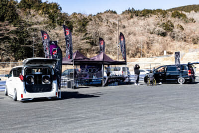 ショップなどのブース展示も行われていた