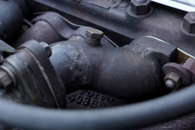 1959年製 ボルボ PV544：当時、さまざまなチューニングキットを扱っていたエクセルにて、ウェーバーへの換装を父・章二さんが依頼。界隈で名の知れた“鈴木のじっちゃん”こと鈴木幸男氏によりマニホールドおよびリンケージをワンオフ製作。パワーだけでなく整備性も向上した