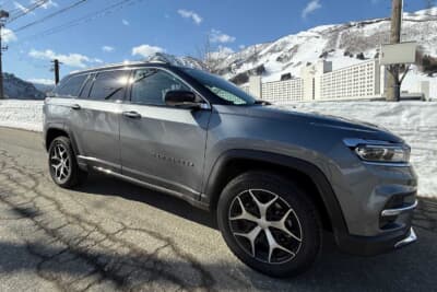 ジープ コマンダーは、3列シートの最大7人乗り