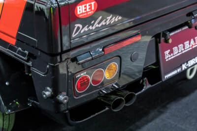 K-BREAKのダイハツ ハイゼットジャンボ 前期型：テールランプは上からステッカーを貼ることで3連テール風に見せている