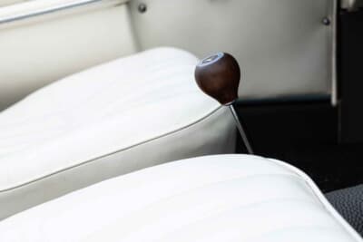 15万6000ドル（邦貨換算約2430万円）で落札されたメルセデス・ベンツ「190SL ロードスター」（C）Bonhams