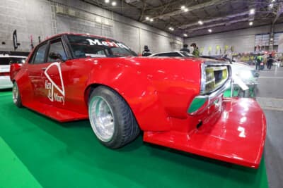 日産 4代目 スカイライン：オーバーフェンダーはサバンナワークス用をセットしている