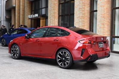 BMW 220d グランクーペ:ワイドで力強さを強調する水平方向のキャラクターラインを採用