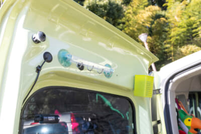 ルノー カングー クルール：リアゲートの内側にフックを付けている