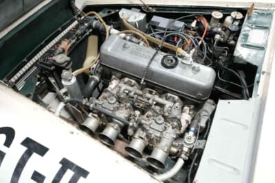 ダットサン フェアレディ2000：各部は基本的にノーマルで、エンジンはハイカムにしている