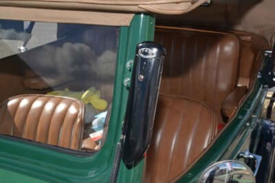 ダットサン フェートン：ウインカーはアポロ方式