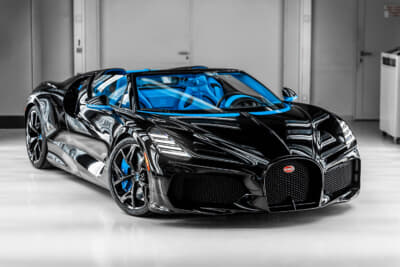 ブガッティ W16ミストラル：オールブラックのボディは、圧倒的なパワーと魅惑的な洗練さを醸し出している