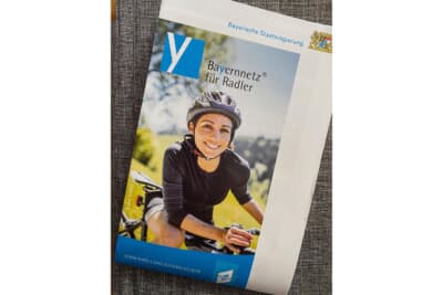 バイエルン州が発行する州内の自転車道マップをいただきました
