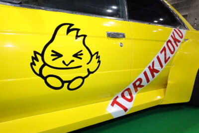 トヨタ GX71型 チェイサー：サイドには鳥貴族キャラクター「トリッキー」が