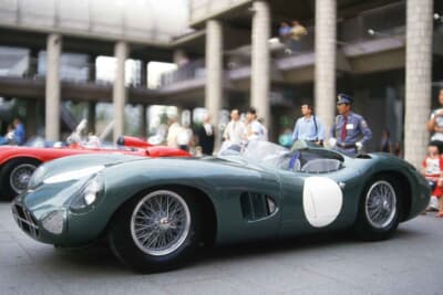 何とアストンマーティン DBR1だ。御存知1959年のル・マン優勝車でその時のドライバーはキャロル・シェルビーである