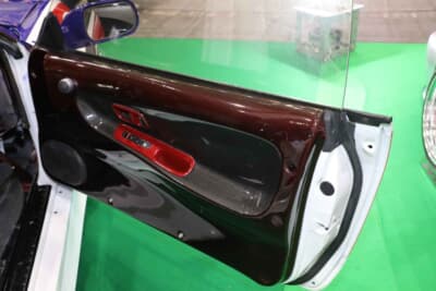 日産 シルビア：ドアの内張りはFRPカーボンパネル仕様として作り込む