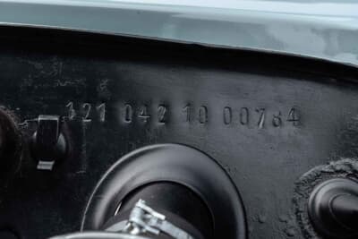 15万6000ドル（邦貨換算約2430万円）で落札されたメルセデス・ベンツ「190SL ロードスター」（C）Bonhams