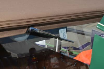 ダットサン フェートン：ワイパーは手動で動かす