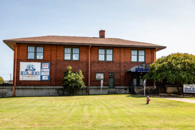 デルタブルース博物館。外にステージもあり、夏はライブが開催される