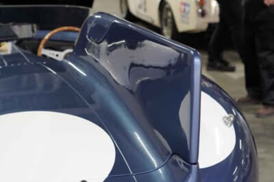 ジャガー Dタイプ ミュルザンヌ:ドライバーの後方にある特徴的なフィンも再現