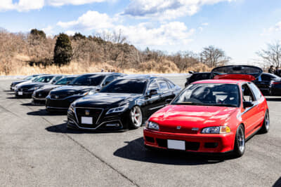 参加車両の年式もさまざまだ