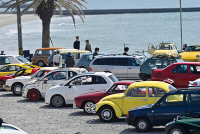 イタリア車に限らずドイツ車やフランス車など多彩なクラシックカーが集まった
