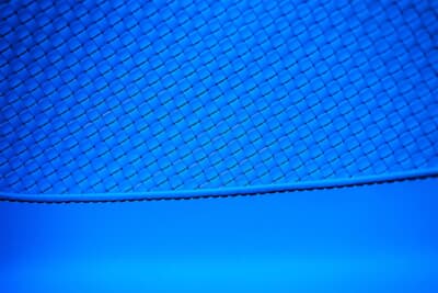 ブガッティ W16ミストラル：インテリアはブガッティ ライトブルースポーツのレザー張りで仕上げられている