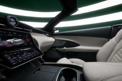 マセラティ グランカブリオ:インテリアは氷をイメージしたアイスカラーのパンチング加工されたフルグレインレザーを使用