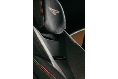 ベントレー バトゥール ザ・ブラックローズ:チャコールグレーのツイードファブリックを採用