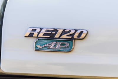 マツダ サバンナGR:リアトランクにAPのバッジが貼られている