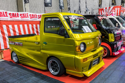 はろーすぺしゃるのスズキ 51T型 キャリイ：キャンディゴールドでペイントされている