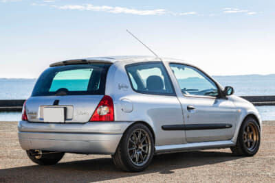 ルノー ルーテシアRS:部品取り車を別に1台所有しているそうだ