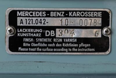 15万6000ドル（邦貨換算約2430万円）で落札されたメルセデス・ベンツ「190SL ロードスター」（C）Bonhams