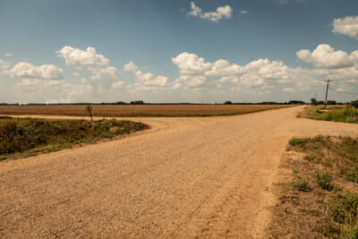 いかにも悪魔が出そう(?)な十字路